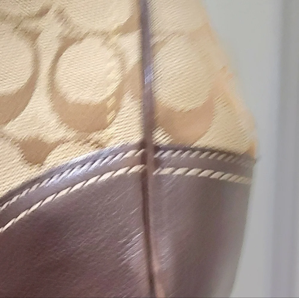 Vintage Coach Handbag 👜 - Picture 11 of 13